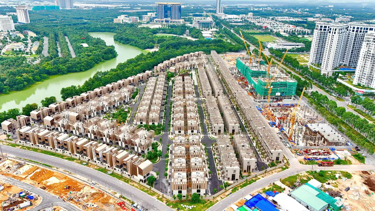 Thủ tướng Phạm Minh Chính trao Quyết định phê duyệt Quy hoạch tỉnh Bình Dương thời kỳ 2021-2030, tầm nhìn đến năm 2050